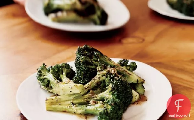 Broccoli alla griglia con condimento di acciughe