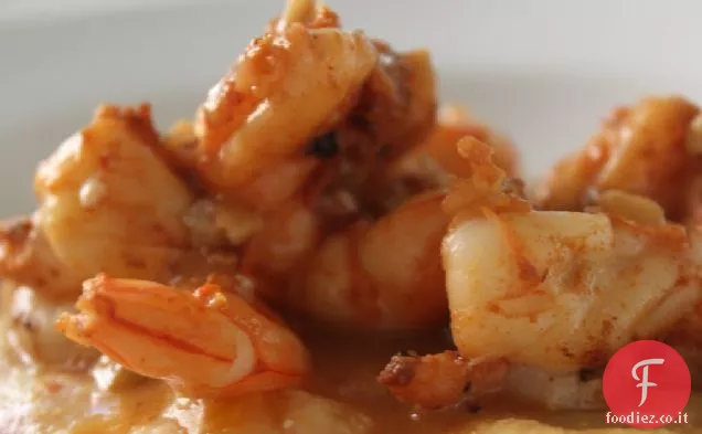 Cene semplici: Gamberi affumicati e granella con pomodorini arrostiti e formaggio di capra