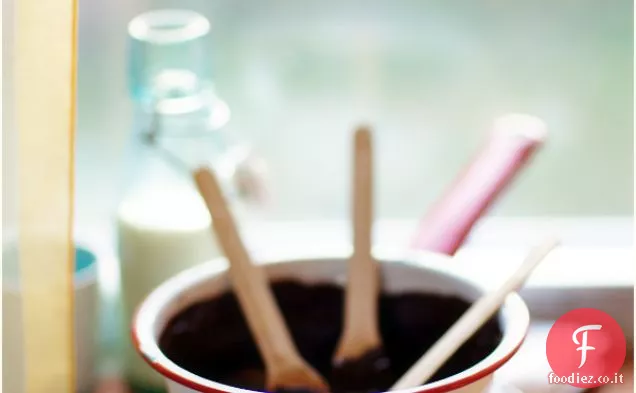 Una Torta al cioccolato con Grano saraceno, Nocciola e salsa di mele