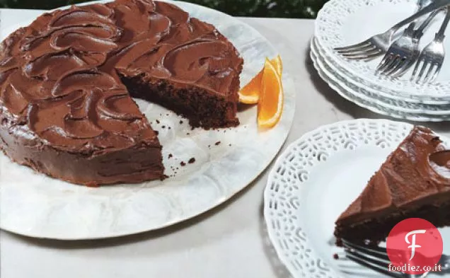 Torta al cioccolato con glassa al cioccolato e arancia