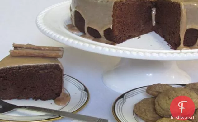 Torta al cioccolato alla cannella con glassa alla cannella