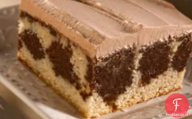 Torta glassata al cioccolato refrigerata