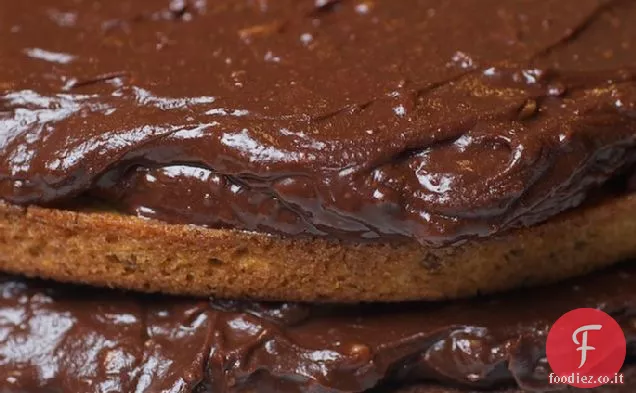 Doppio dado inzuppato torta al cioccolato