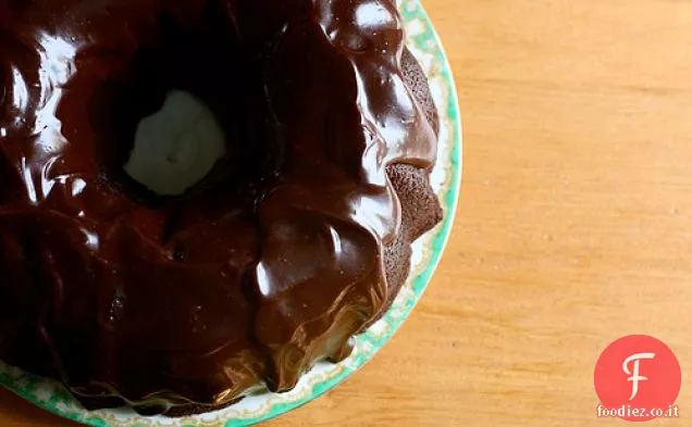 La migliore torta al cioccolato con glassa al cioccolato
