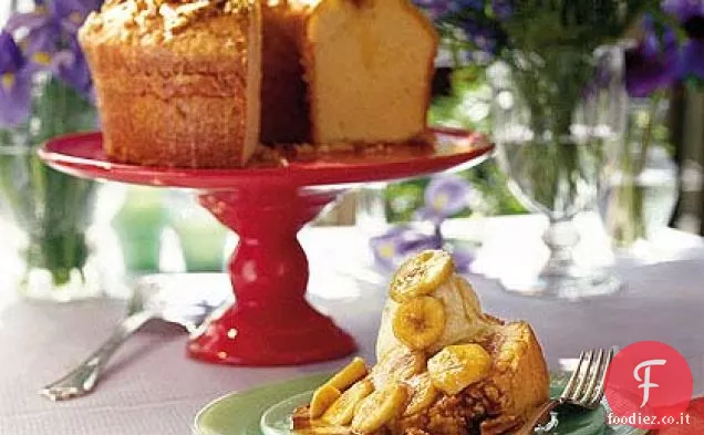 Torta al rum al burro con salsa di banane Foster