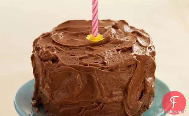 Torta gialla con glassa al cioccolato