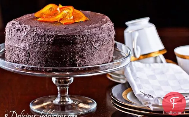 Torta a strati di cioccolato arancione