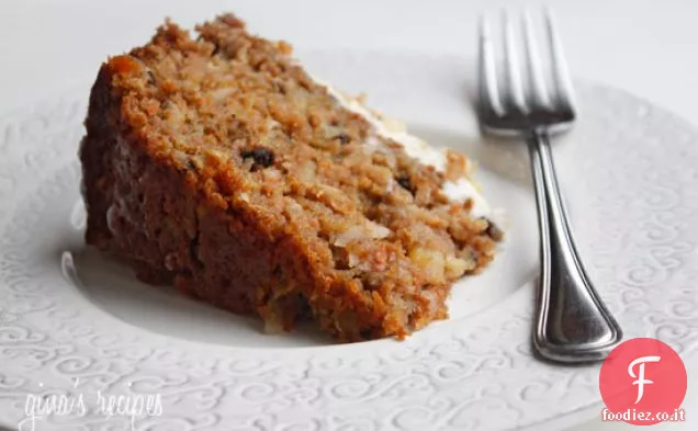 Super umido torta di carote con crema di formaggio glassa