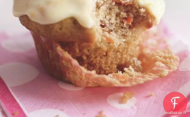 Torta di carote Cupcakes con glassa all'arancia