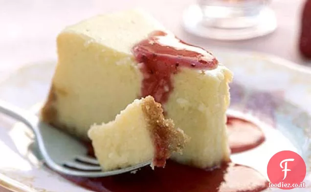 Cheesecake con salsa di fragole fresche