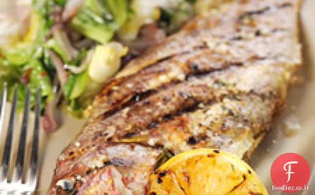 Snapper intero alla griglia con scarola e limoni conservati