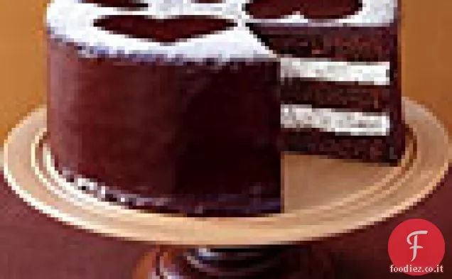 Torta semidolce al cioccolato con ripieno di crema alla vaniglia