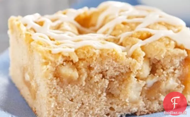 Torta al caffè con scaglie bianche e noci di Macadamia