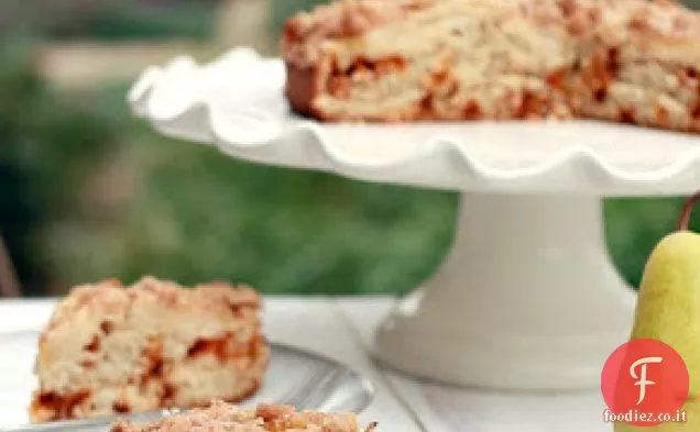 Torta al caffè con scaglie di pera e cannella