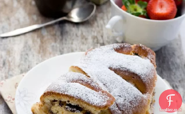 Torta al caffè meringa riempita