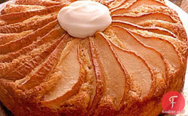 Torta al caffè con panna acida e pera