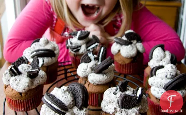 Biscotti e crema di gocce di cioccolato Oreo Cupcakes