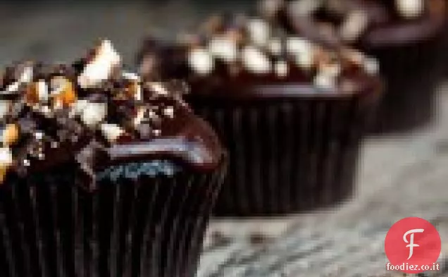 Cupcakes robusti con salatini ricoperti di cioccolato