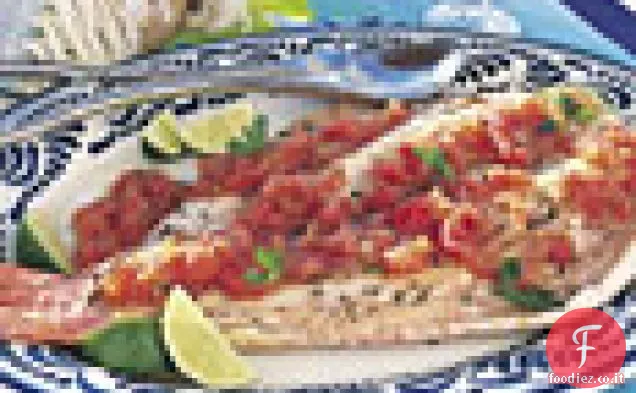 Pesce intero alla griglia con pomodoro arrosto-Salsa Cile