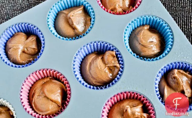 Fudgey Brownie Cupcakes con soffice glassa bianca