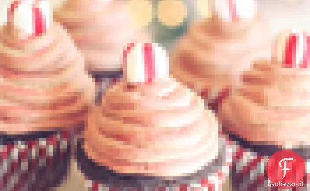 Cupcakes di velluto rosso con crema di formaggio