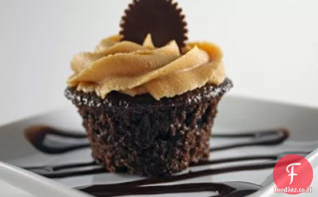Cupcakes al cioccolato con glassa al burro di arachidi