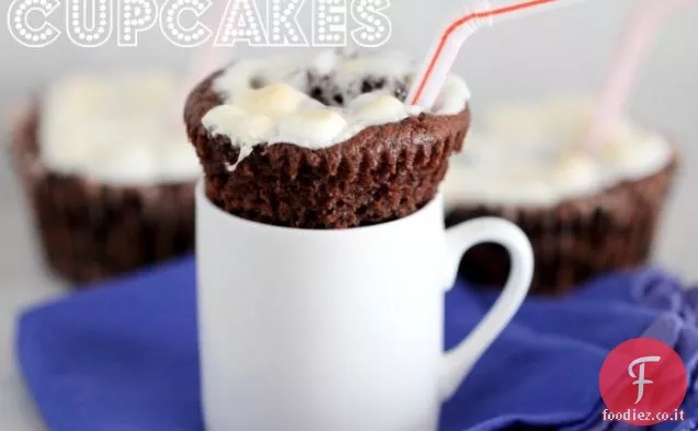 Cupcakes al cioccolato caldo con menta baciato centri