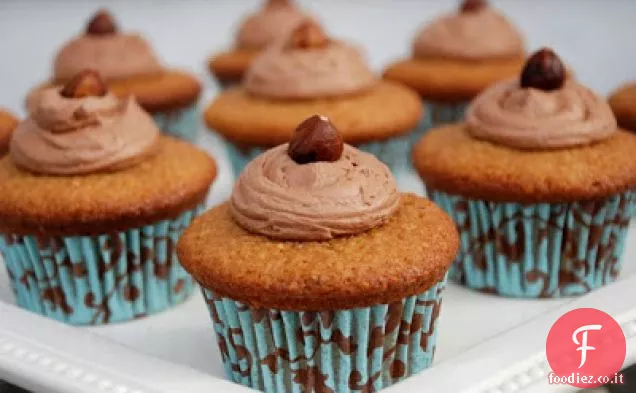 Cupc Nog-Cupcakes alla nocciola con Glassa al burro di nutella