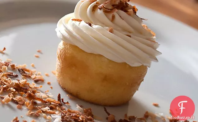 Cupcakes all'ananas con glassa di formaggio cremoso all'ananas