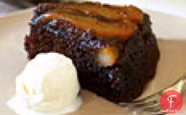 Torta di pan di zenzero a pera capovolta