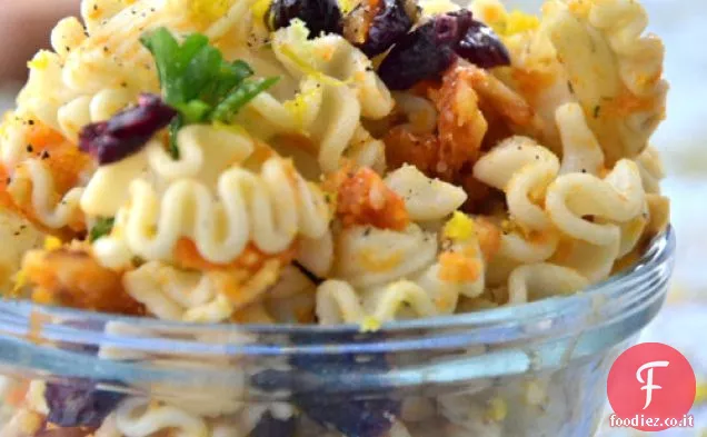 Pasta di pan di zenzero arancione con mirtilli secchi