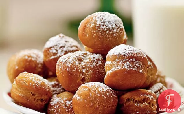 Ciambelle e fori di pan di zenzero in rilievo
