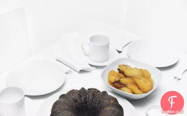 Pan di zenzero al cioccolato e caffè con pere in camicia alla nocciola