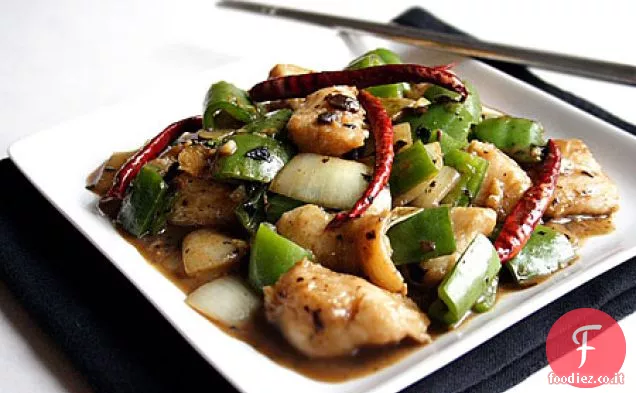 Pesce con salsa di fagioli neri