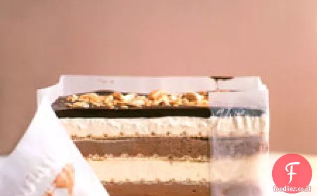 Torta di gelato al bar di arachidi in bianco e nero