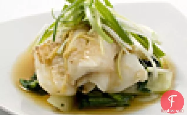 Scalogno al vapore Filetti di pesce allo zenzero con Bok Choy