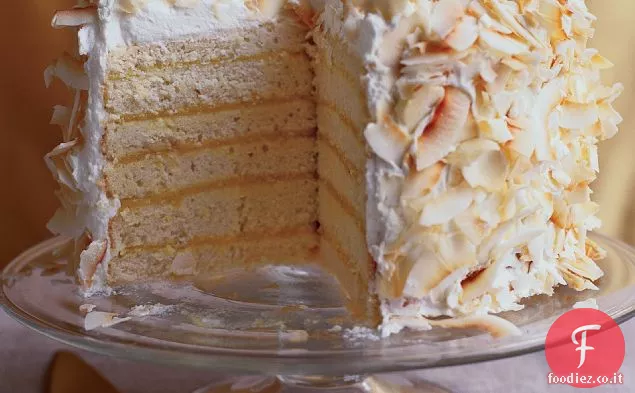 Torta di cocco a sei strati con ripieno di frutto della passione