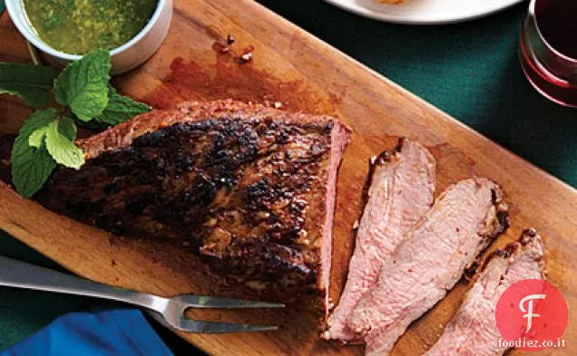 Tri-punta strofinata all'aglio con salsa di capperi alla menta