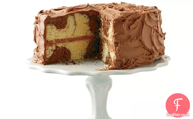 Torta di marmo con glassa al cioccolato