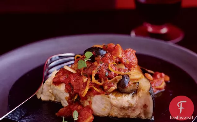 Brasato di Pesce Spada con Olive Nere, Pomodori e Maggiorana