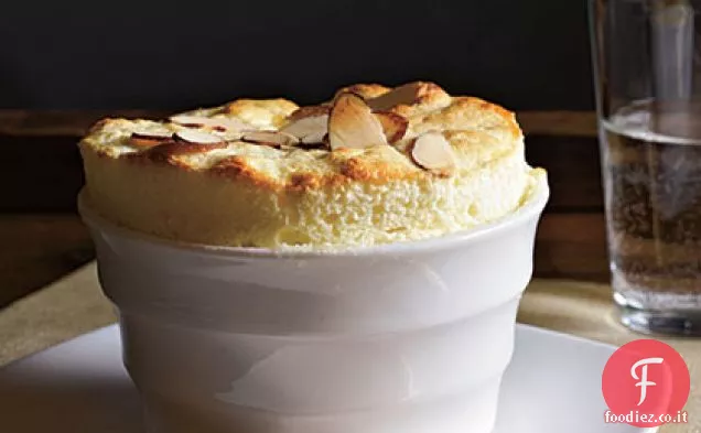 Soufflé di limone e mandorla
