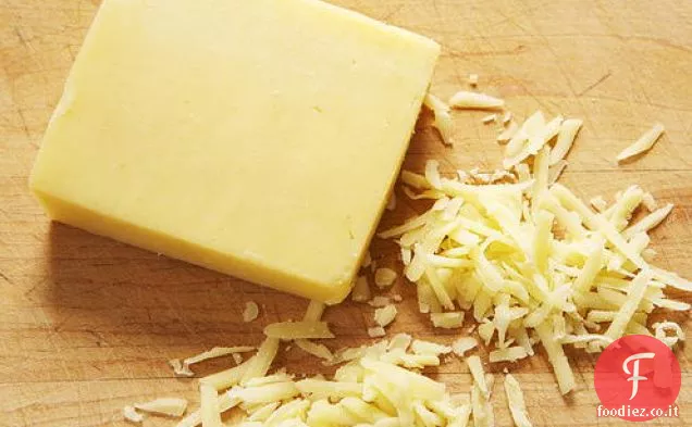 Soufflé di granella di cheddar all'aglio