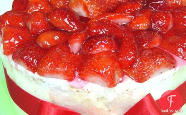 Soufflé di fragole con fragole a fette