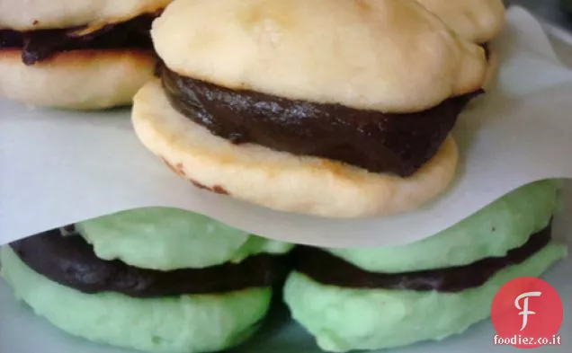 Cakespy: Reverse Whoopie Pies