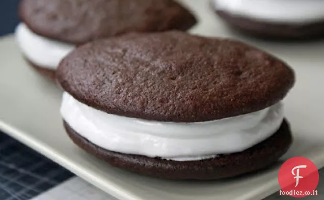 Torte Whoopie ripiene di marshmallow al cioccolato