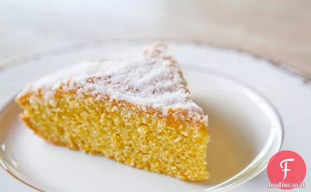 Torta di farina di mais arancione