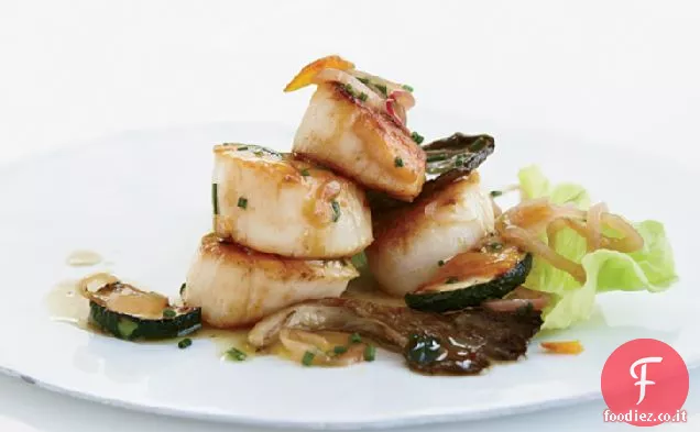 Insalata di capesante calda con funghi e zucchine