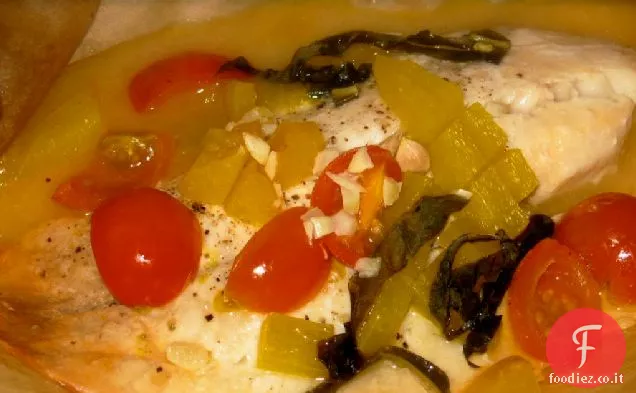 Tilapia En Papillote con Pomodorini, Peperoni e olive