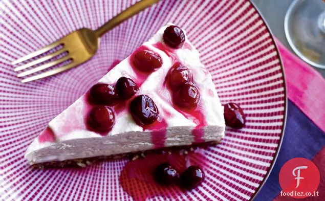 Torta di mousse di acero congelata con mirtilli canditi