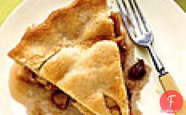Torta di mele con ciliegie imbevute di whisky